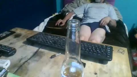 Snapshot of man_uel76 chatting on January 16, 7:34 am man_uel76 online show from January 16, 7:34 am