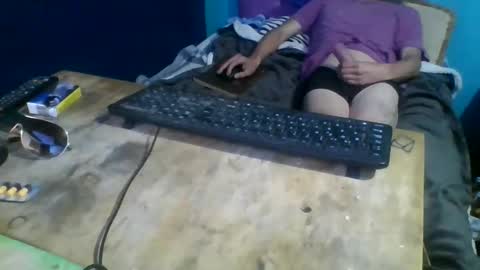 Snapshot of man_uel76 chatting on March 17, 9:34 am man_uel76 online show from March 17, 9:34 am