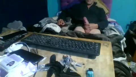 Snapshot of man_uel76 chatting on April 1, 2:47 pm man_uel76 online show from April 1, 2:47 pm