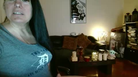 Snapshot of mandaloriangirlsfight chatting on March 8, 6:01 pm mandaloriangirlsfight online show from March 8, 6:01 pm