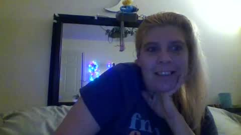 Snapshot of mandilube39 chatting on February 14, 8:52 am mindy22 online show from February 14, 8:52 am