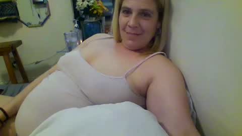 Snapshot of mandilube39 chatting on March 11, 3:48 am mindy22 online show from March 11, 3:48 am