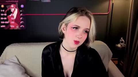 Luna online show from February 24, 9:24 pm