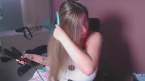 MandyBabyXXX online show from December 17, 8:37 pm