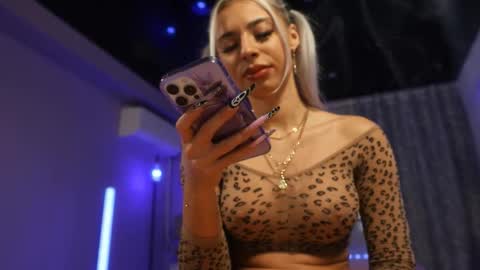 Anto Lovense is Active My pleasure is in your hands Private is Open online show from October 9, 6:33 am