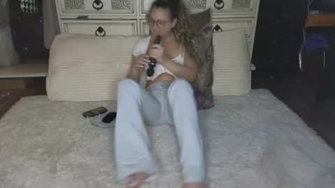 Snapshot of mandyymoans chatting on December 31, 12:25 pm Mandy Moans online show from December 31, 12:25 pm