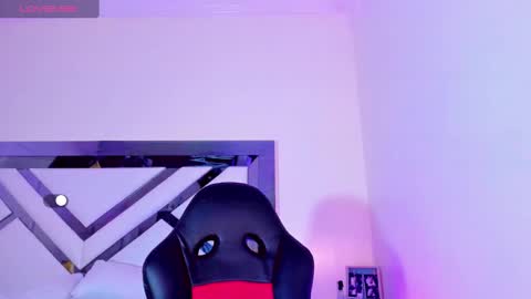 Manelyk Pindters online show from March 1, 1:53 am