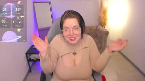 manic_pixie_ online show from March 21, 3:37 pm