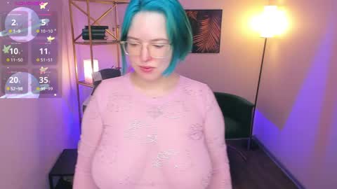 manic_pixie_ online show from April 25, 10:40 am