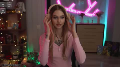 Amelie online show from November 21, 1:59 am