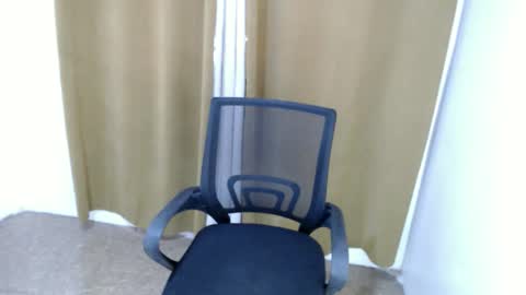 manliguezaris33 online show from May 13, 3:04 am