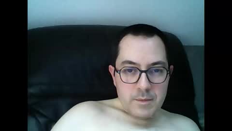 Snapshot of manu5933 chatting on February 20, 2:24 pm manu5933 online show from February 20, 2:24 pm