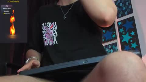  independent model online show from March 28, 11:15 pm