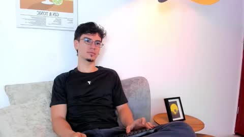 Snapshot of manu_ferx chatting on March 19, 12:09 pm manu online show from March 19, 12:09 pm