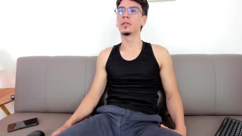 Snapshot of manu_ferx chatting on March 20, 12:43 pm manu online show from March 20, 12:43 pm