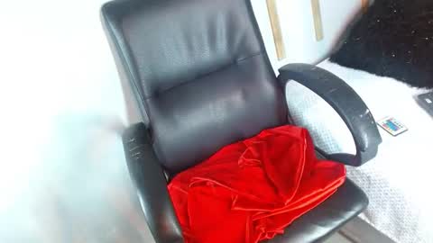 Snapshot of manu_gonza chatting on October 27, 1:59 pm MANU online show from October 27, 1:59 pm