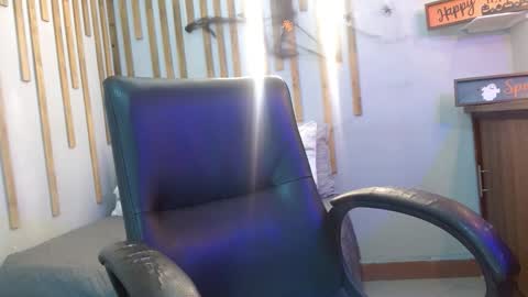 Snapshot of manu_gonza chatting on October 28, 11:25 am MANU online show from October 28, 11:25 am