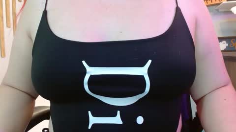 Snapshot of manu_gonza chatting on October 29, 11:45 am MANU online show from October 29, 11:45 am