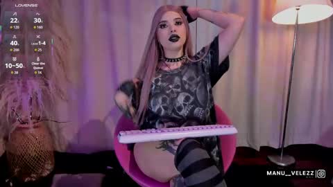 Snapshot of manu_nyx chatting on April 25, 7:33 am manu velezz Help me to get to 100 thumbs ups Tip 25tks Rate me online show from April 25, 7:33 am