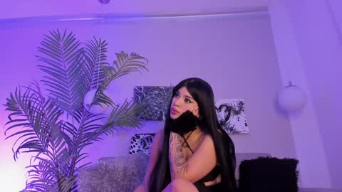 Snapshot of manu_velez_ chatting on December 12, 5:37 pm Manu Velez online show from December 12, 5:37 pm