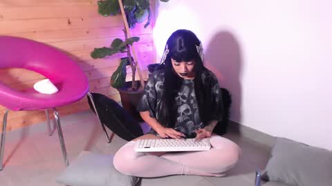 Snapshot of manu_velez_ chatting on February 26, 1:21 am Manu Velez online show from February 26, 1:21 am