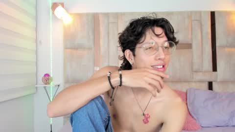 Manuel online show from December 17, 8:32 pm