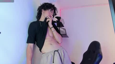 Manuel online show from September 25, 9:07 pm