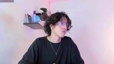 Manuel online show from October 1, 8:15 pm