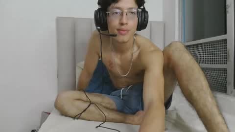 Manuel online show from April 1, 1:39 am