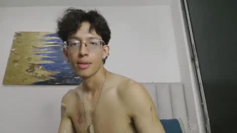 Manuel online show from April 2, 11:35 pm