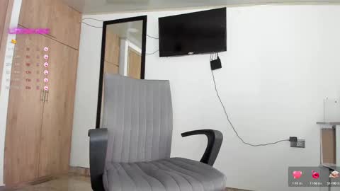 Snapshot of manucute_23_ chatting on February 24, 7:52 pm manucute 23 online show from February 24, 7:52 pm