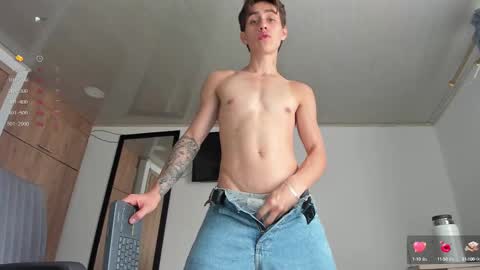 Snapshot of manucute_23_ chatting on February 25, 3:49 pm manucute 23 online show from February 25, 3:49 pm