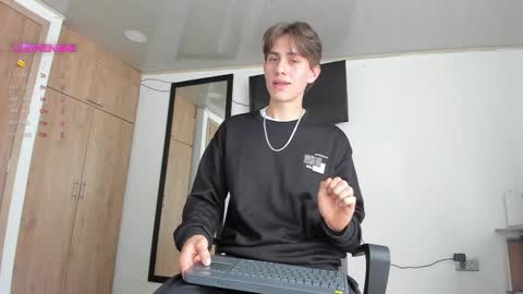 Snapshot of manucute_23_ chatting on February 28, 5:48 pm manucute 23 online show from February 28, 5:48 pm