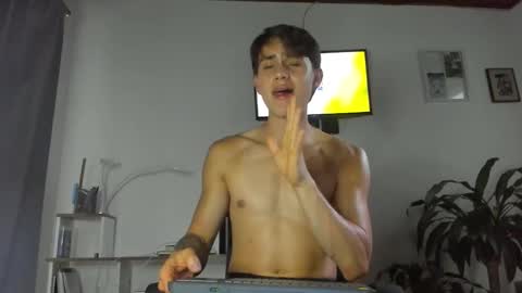 Snapshot of manucute_23_ chatting on September 21, 10:11 pm manucute 23 online show from September 21, 10:11 pm