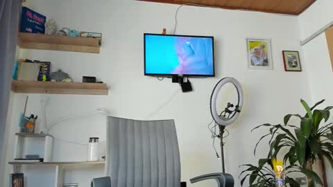 manucute 23  online show from January 7, 3:03 pm