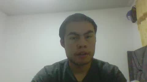 Snapshot of manuel9810 chatting on December 19, 10:28 pm manuel9810 online show from December 19, 10:28 pm
