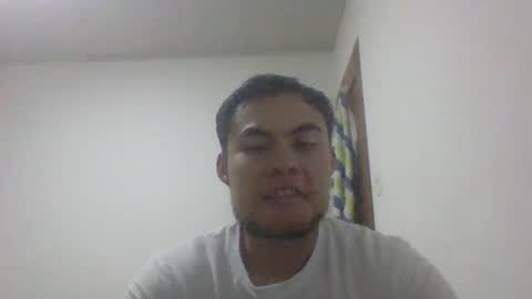 Snapshot of manuel9810 chatting on April 4, 2:32 am manuel9810 online show from April 4, 2:32 am