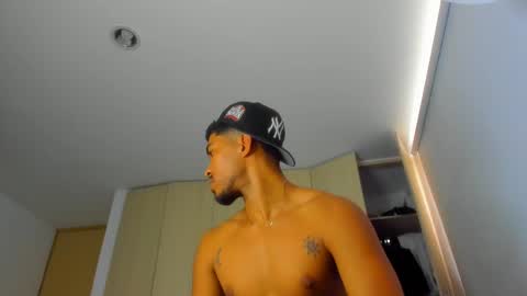 Snapshot of manuel__brown chatting on December 16, 12:49 pm Manuel online show from December 16, 12:49 pm
