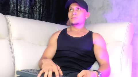 Snapshot of manuel_fpg chatting on September 21, 8:32 pm Manuel online show from September 21, 8:32 pm