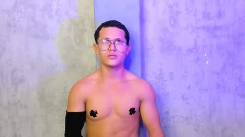 Snapshot of manuel_fpg chatting on October 7, 10:07 pm Manuel online show from October 7, 10:07 pm