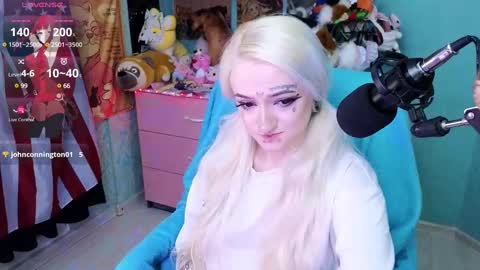 Manuela online show from February 12, 8:50 pm