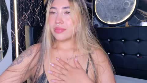 Manuela  online show from May 23, 5:01 am