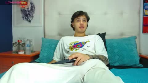 Snapshot of manuelr77 chatting on March 19, 4:38 am Manuel online show from March 19, 4:38 am