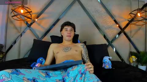 Snapshot of manuelr77 chatting on March 22, 4:32 pm Manuel online show from March 22, 4:32 pm