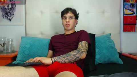 Snapshot of manuelr77 chatting on March 25, 5:46 am Manuel online show from March 25, 5:46 am