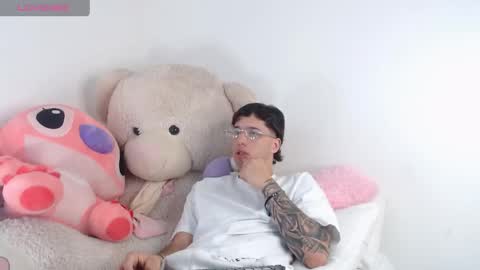 Manuel online show from May 15, 11:12 pm