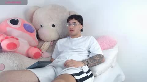Manuel online show from May 16, 12:18 am