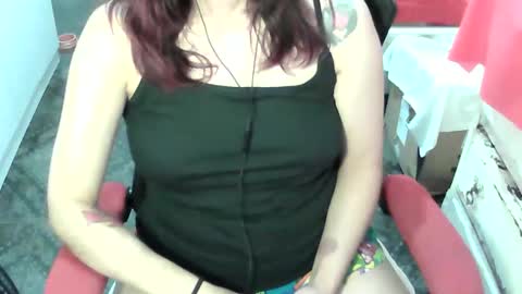 Manu Escarlate online show from February 20, 5:04 am