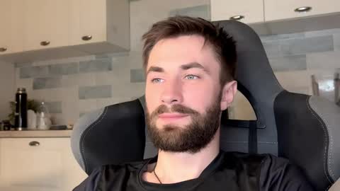 Manussa and Edward online show from March 23, 4:33 pm