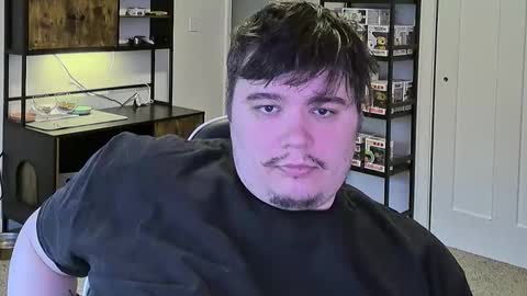 Snapshot of manyfacese chatting on November 17, 10:15 pm kyle online show from November 17, 10:15 pm